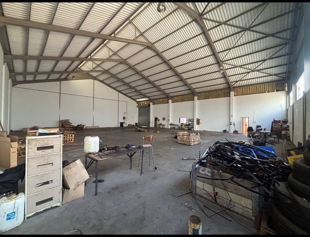 602M² WAREHOUSE TO LET IN EPPING INDUSTRIAL